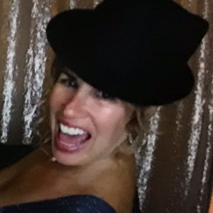 Meet your Posher, Carolyn